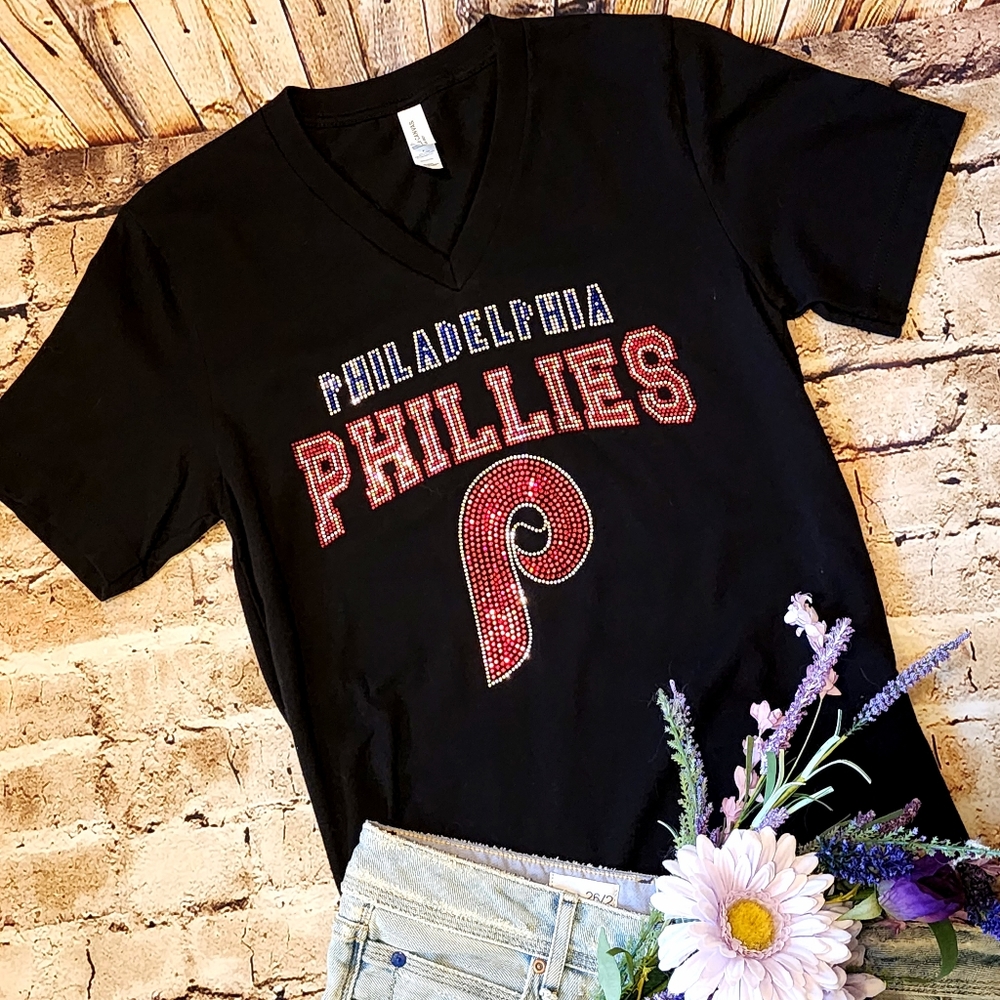 New Bling Philadelphia Phillies Womens VNeck Tshirt regular fit sizes Small thru - Picture 4 of 5